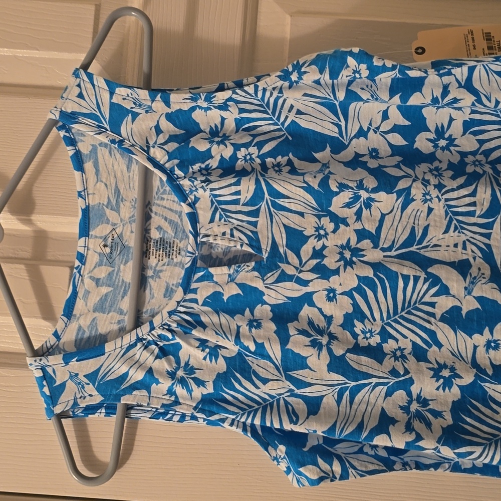 ST. JOHN'S BAY BRAND WOMEN'S BLUE & WHITE TROPICAL TANK TOP SIZE SMALL
